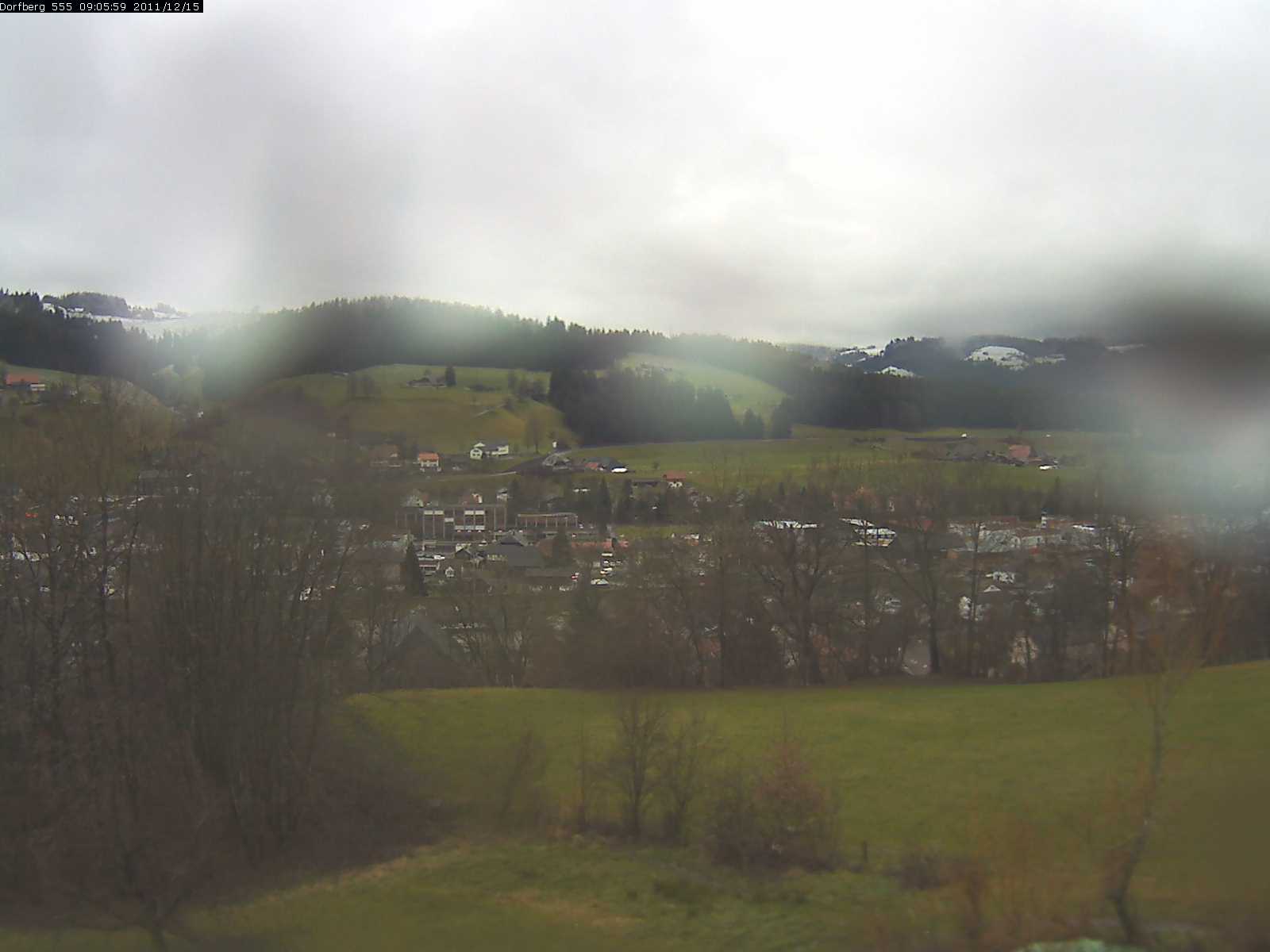 Webcam-Bild: Aussicht vom Dorfberg in Langnau 20111215-090600