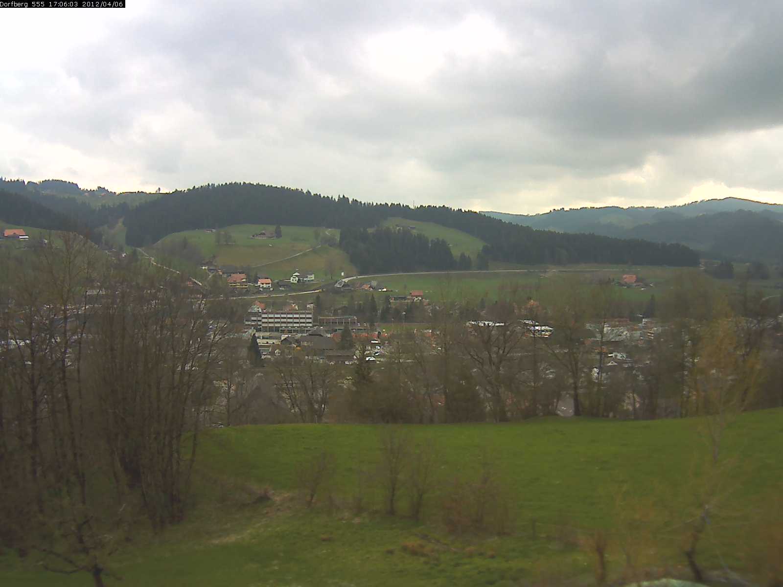 Webcam-Bild: Aussicht vom Dorfberg in Langnau 20120406-170600