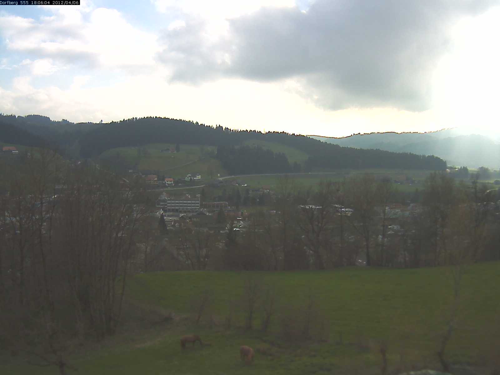 Webcam-Bild: Aussicht vom Dorfberg in Langnau 20120406-180600