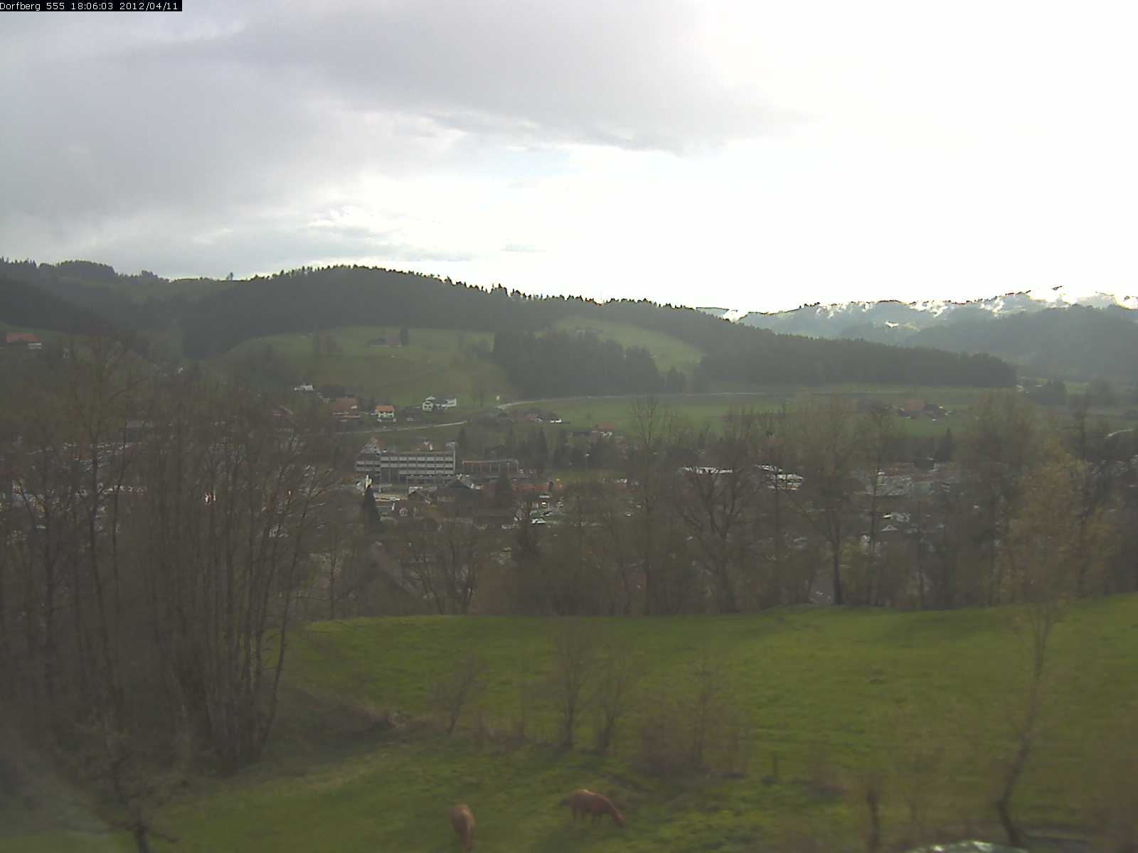 Webcam-Bild: Aussicht vom Dorfberg in Langnau 20120411-180600