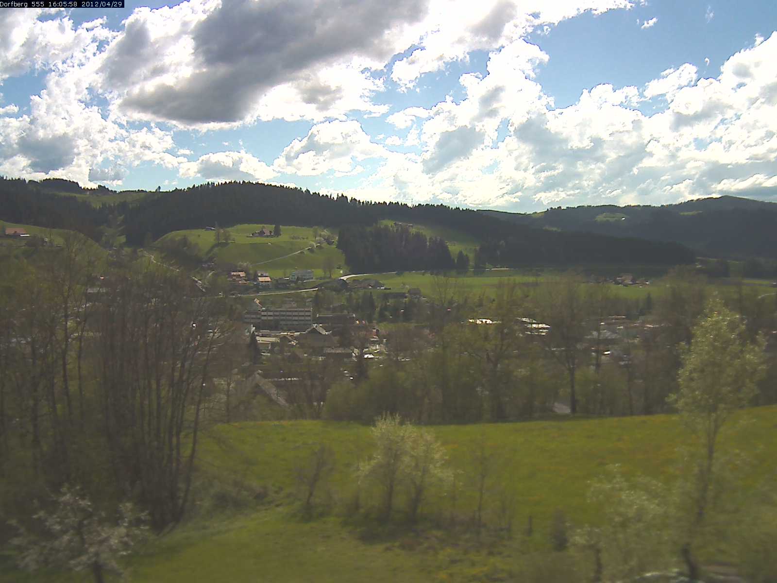 Webcam-Bild: Aussicht vom Dorfberg in Langnau 20120429-160600