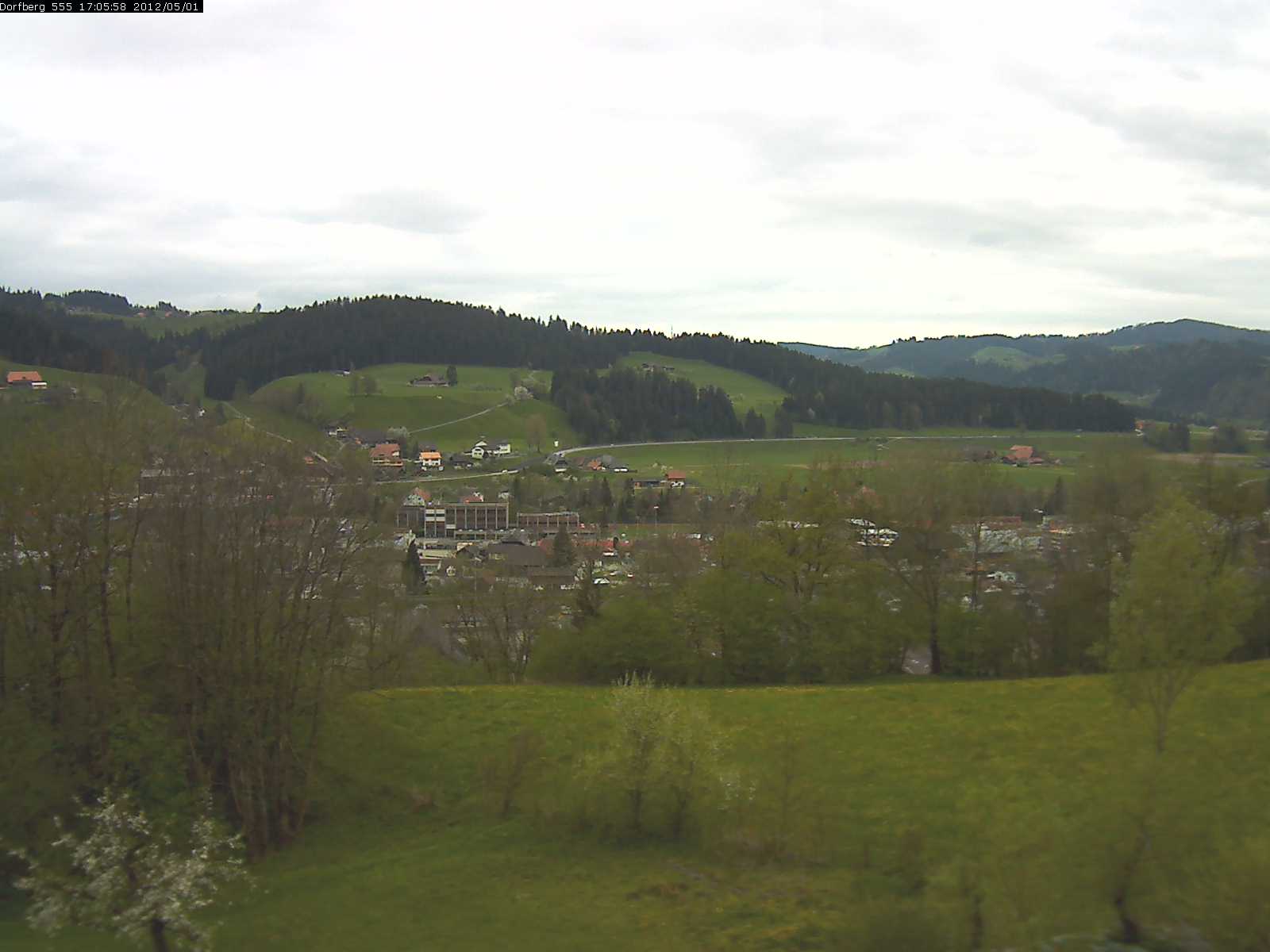 Webcam-Bild: Aussicht vom Dorfberg in Langnau 20120501-170600