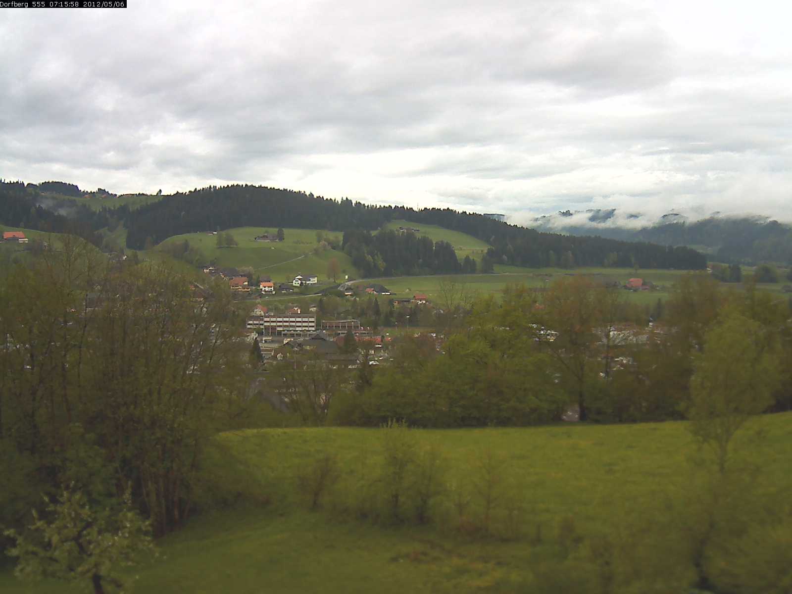 Webcam-Bild: Aussicht vom Dorfberg in Langnau 20120506-071600