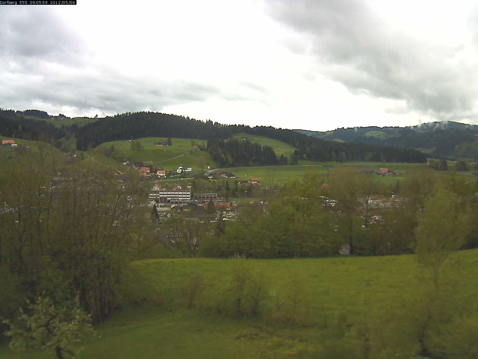 Webcam-Bild: Aussicht vom Dorfberg in Langnau 20120506-090600