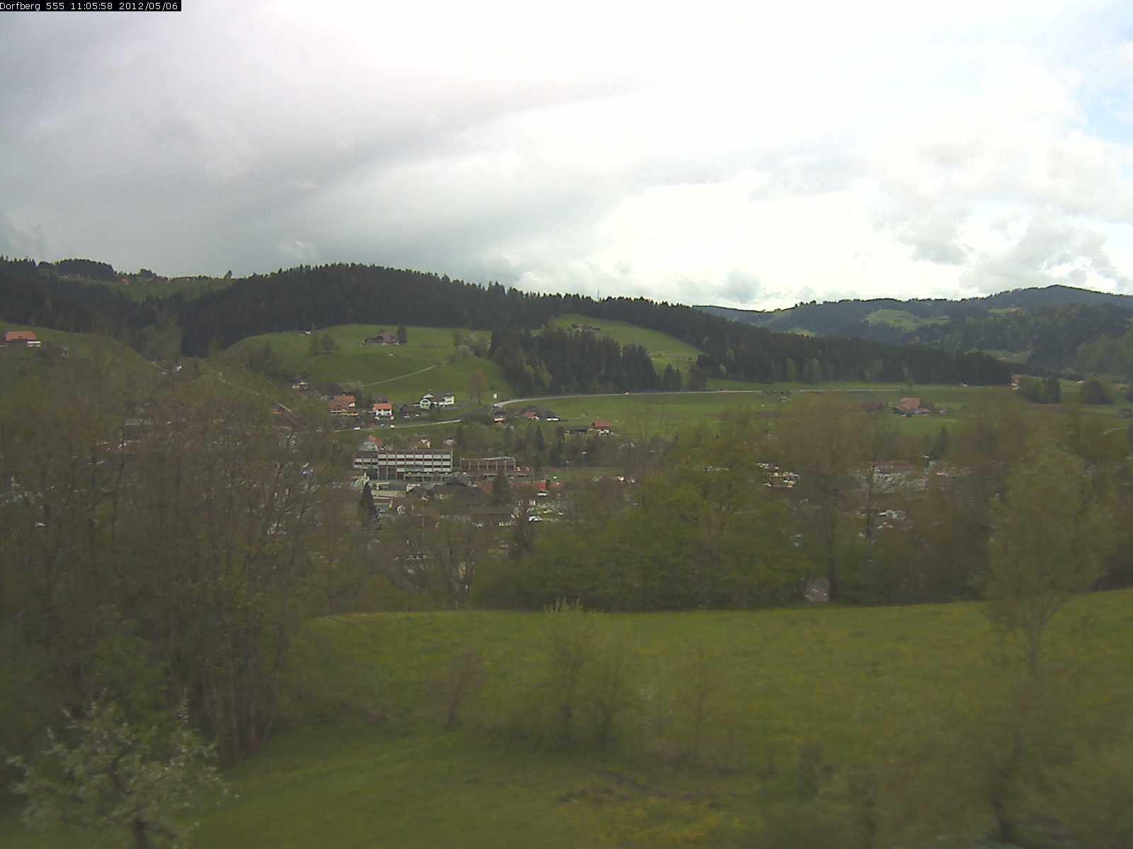 Webcam-Bild: Aussicht vom Dorfberg in Langnau 20120506-110600