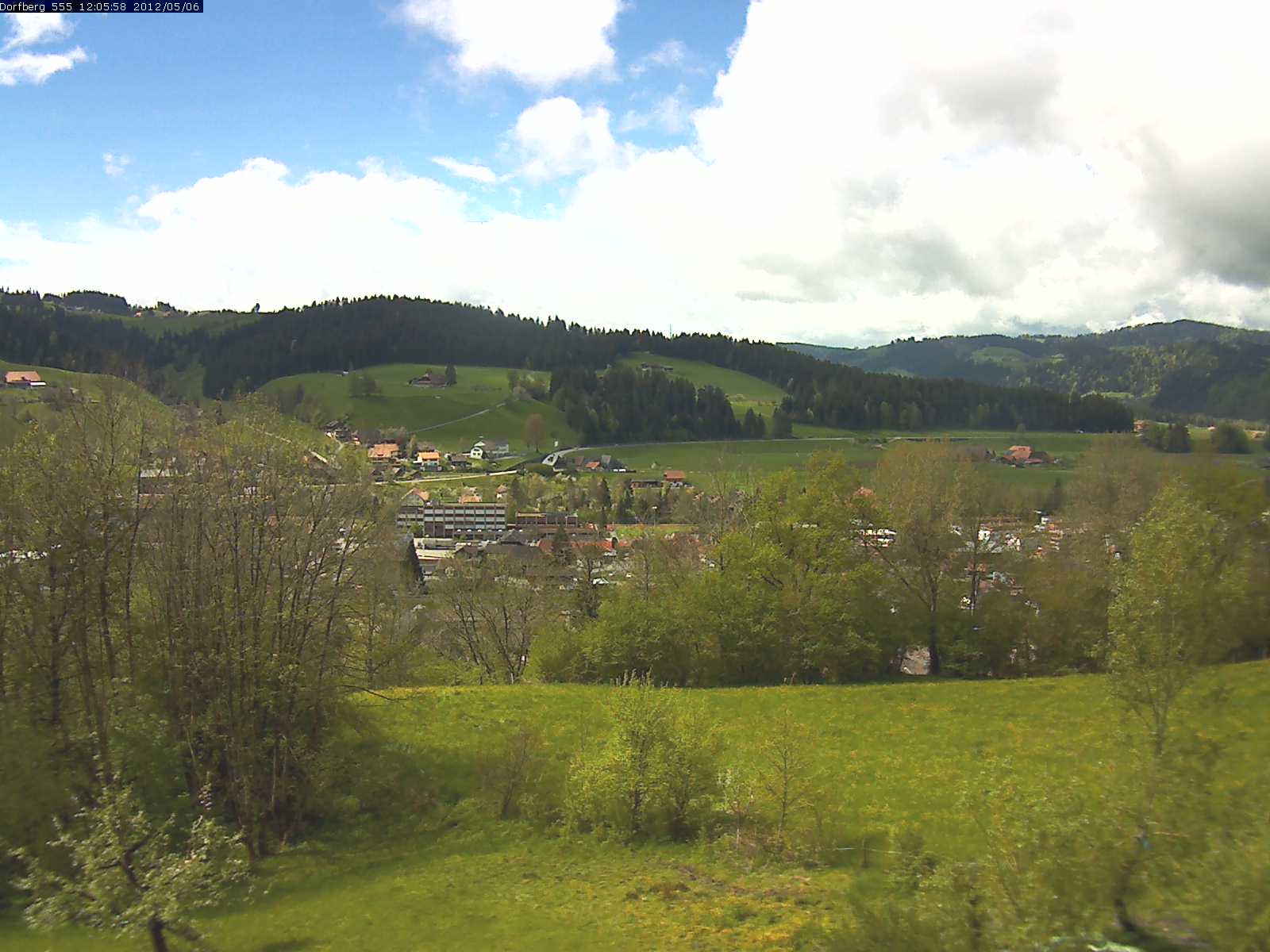 Webcam-Bild: Aussicht vom Dorfberg in Langnau 20120506-120600