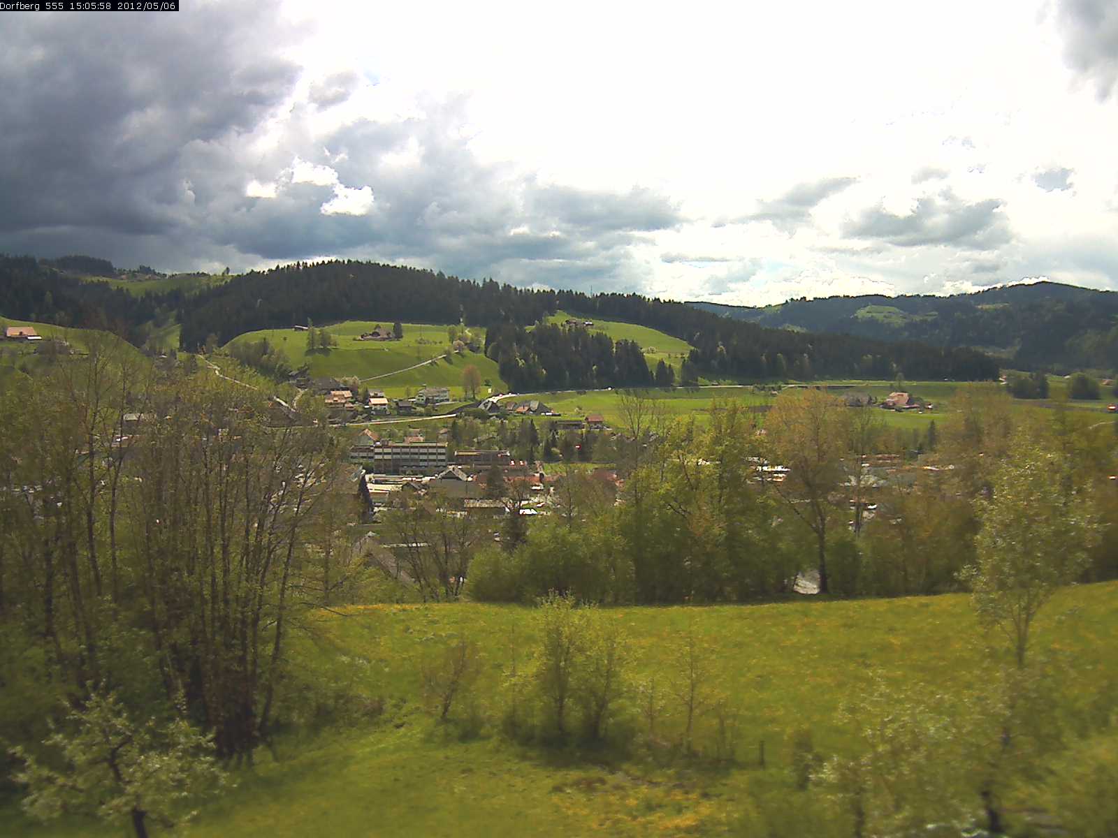 Webcam-Bild: Aussicht vom Dorfberg in Langnau 20120506-150600