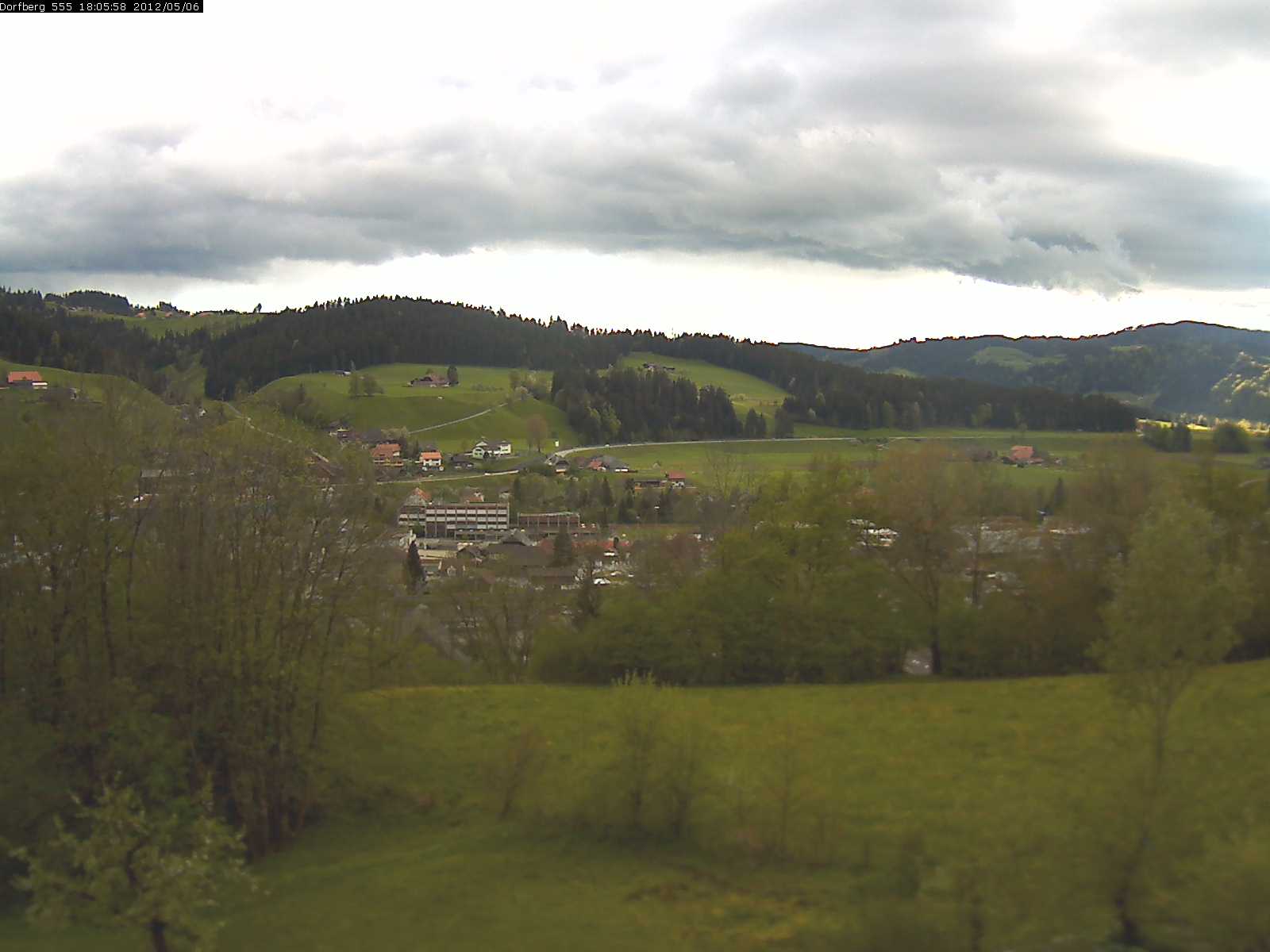 Webcam-Bild: Aussicht vom Dorfberg in Langnau 20120506-180600
