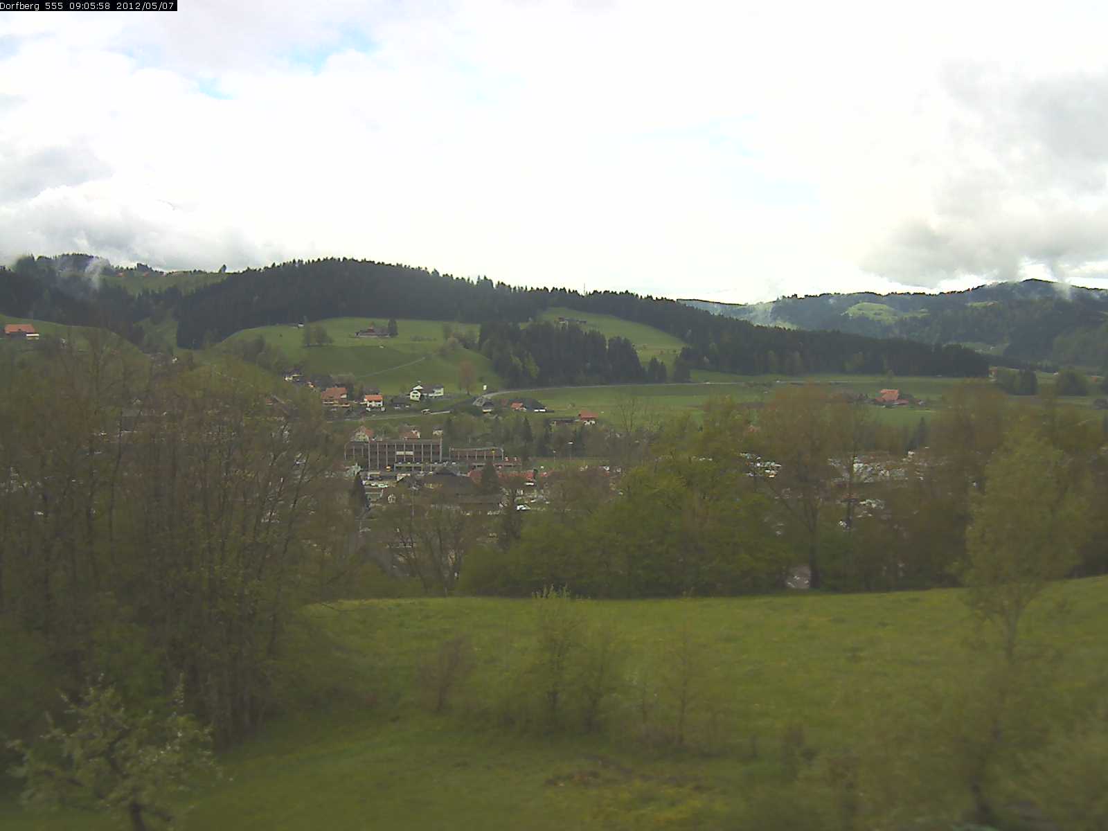 Webcam-Bild: Aussicht vom Dorfberg in Langnau 20120507-090600