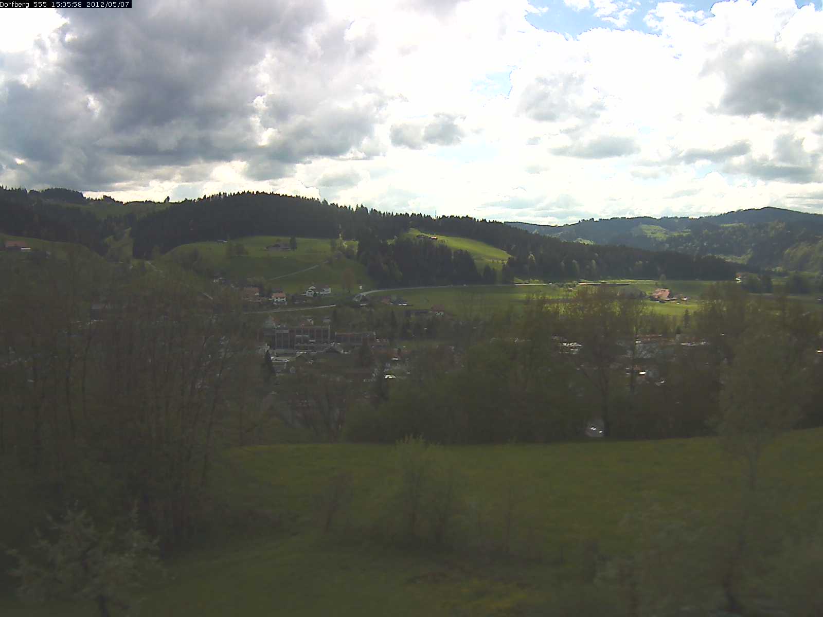 Webcam-Bild: Aussicht vom Dorfberg in Langnau 20120507-150600