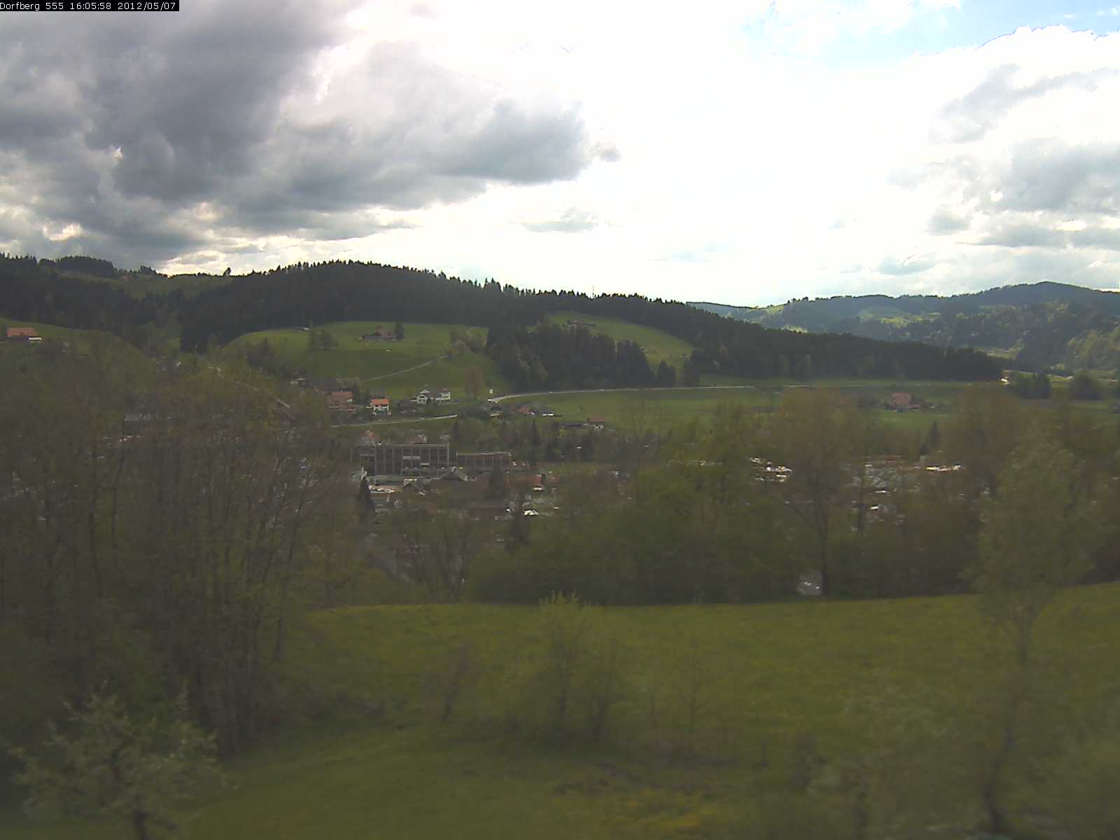Webcam-Bild: Aussicht vom Dorfberg in Langnau 20120507-160600