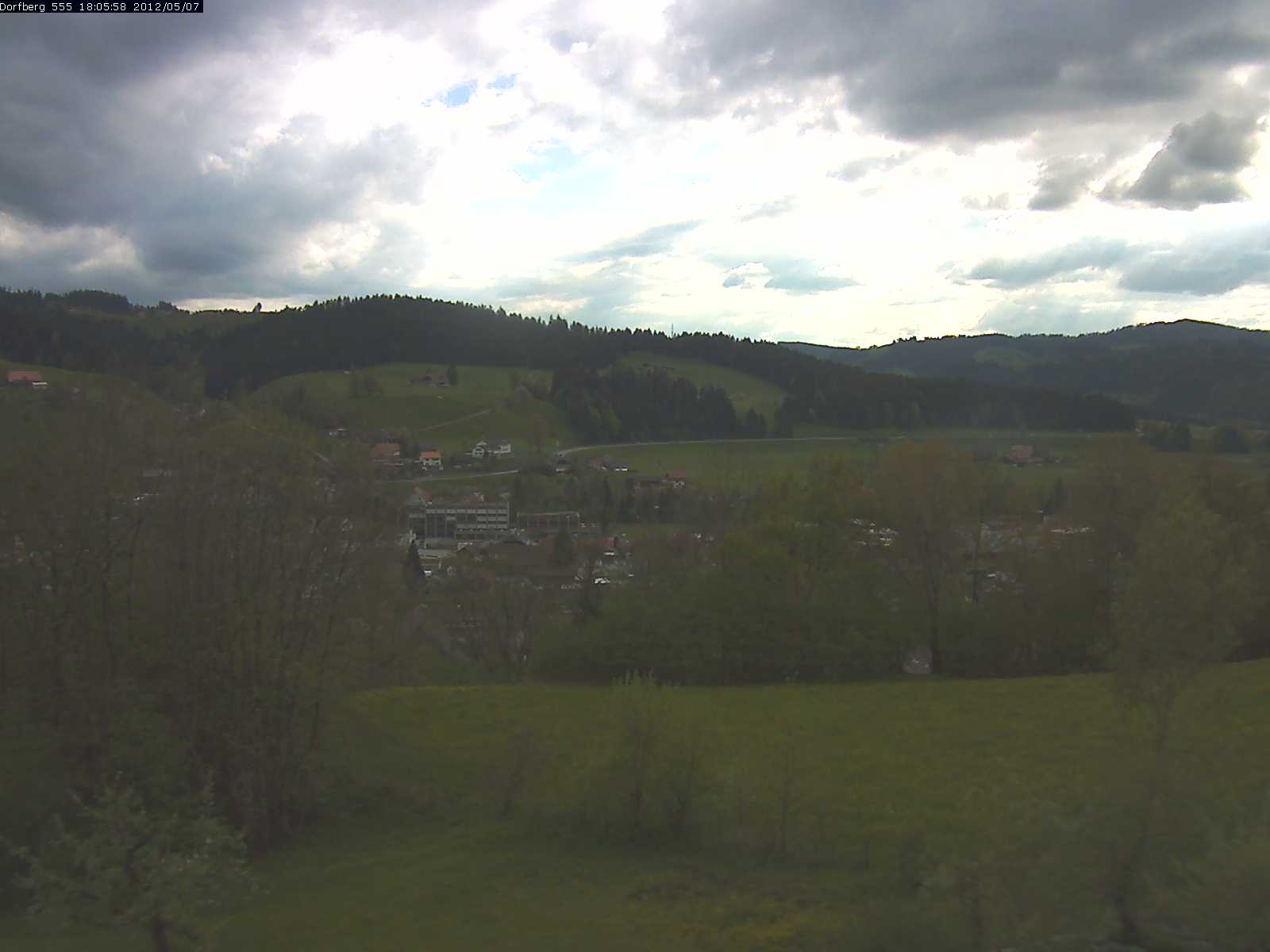 Webcam-Bild: Aussicht vom Dorfberg in Langnau 20120507-180600