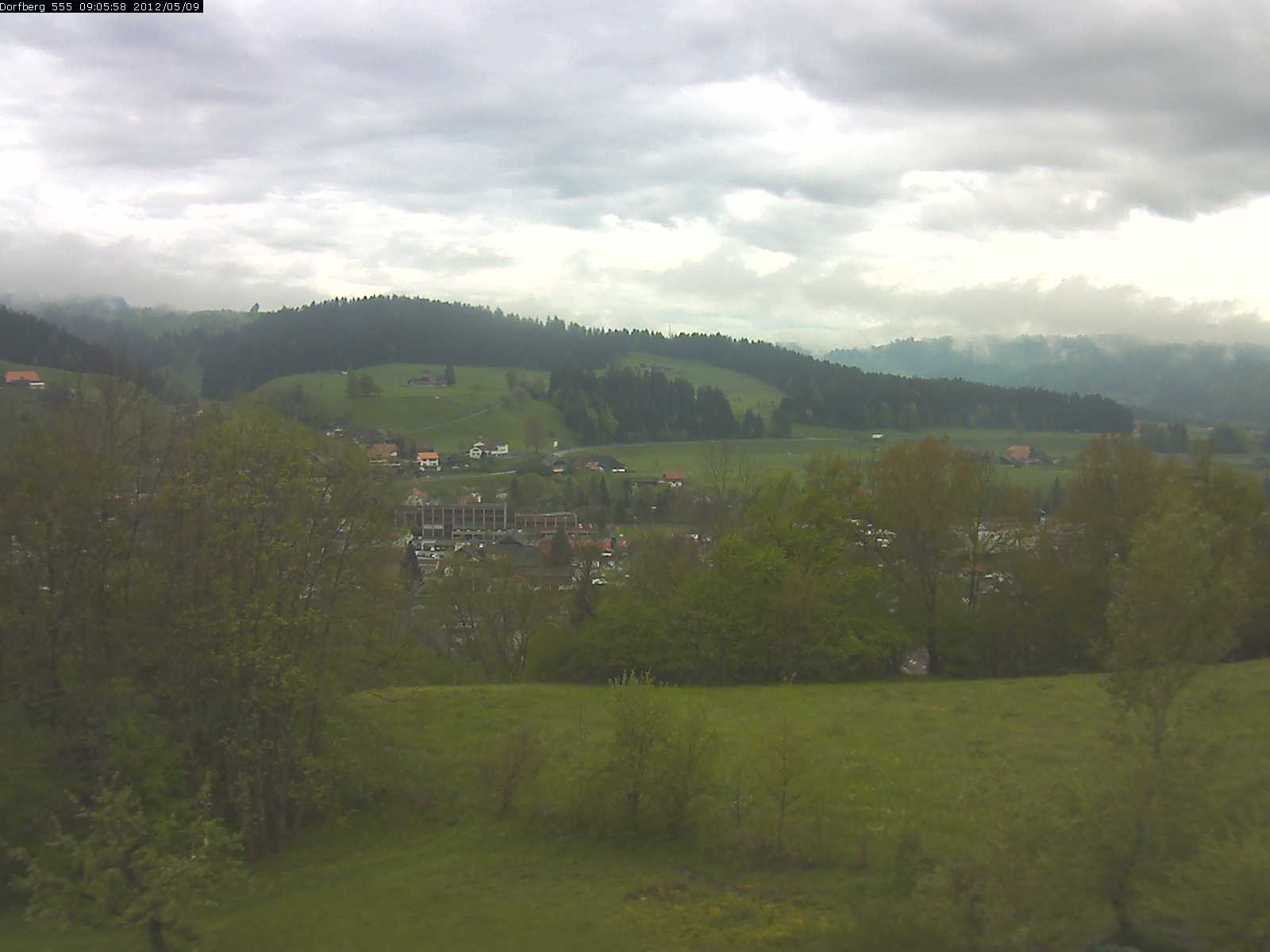 Webcam-Bild: Aussicht vom Dorfberg in Langnau 20120509-090600
