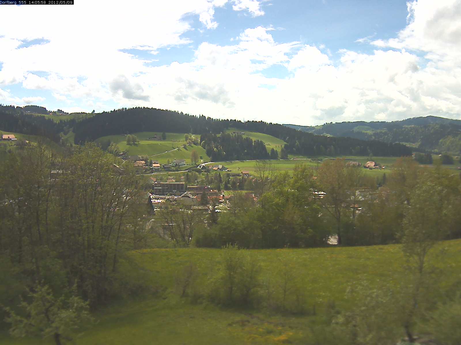 Webcam-Bild: Aussicht vom Dorfberg in Langnau 20120509-140600