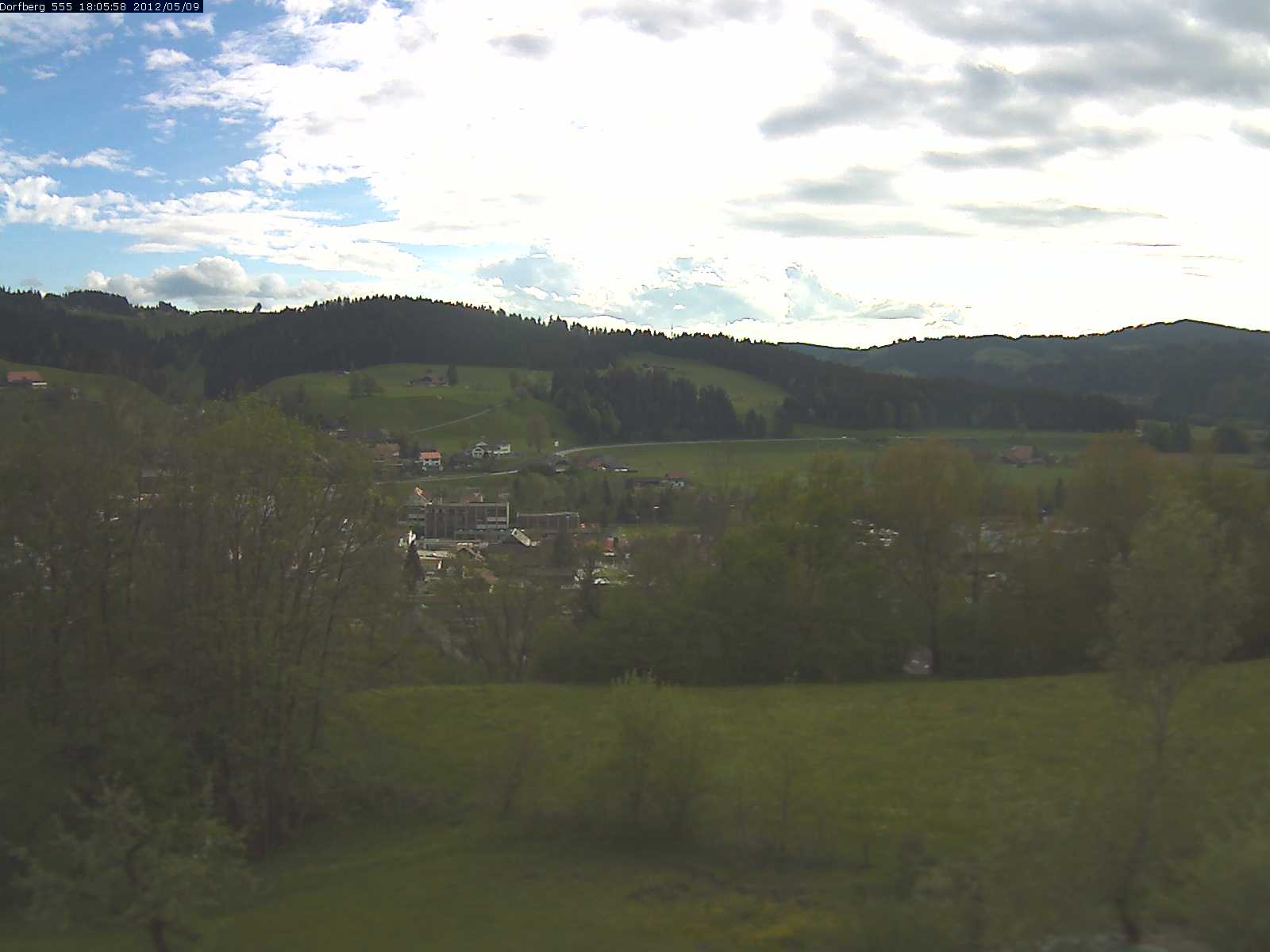 Webcam-Bild: Aussicht vom Dorfberg in Langnau 20120509-180600