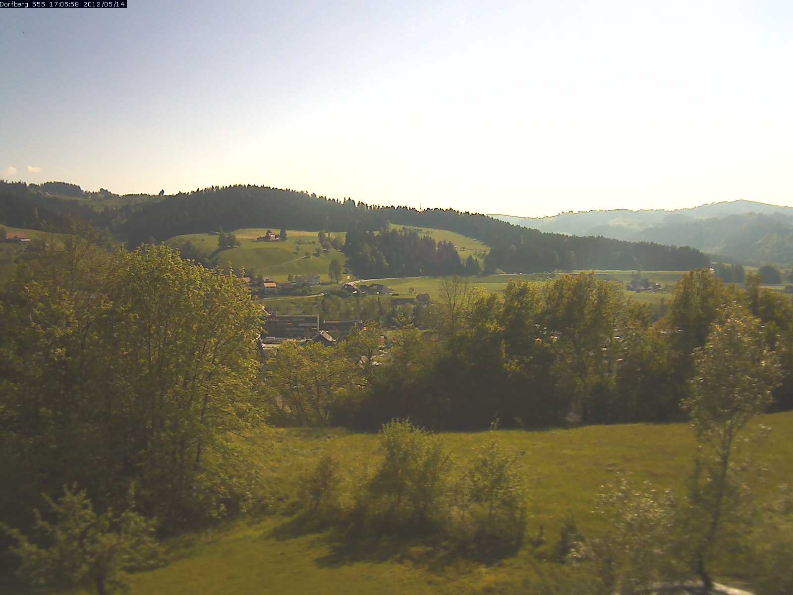 Webcam-Bild: Aussicht vom Dorfberg in Langnau 20120514-170600