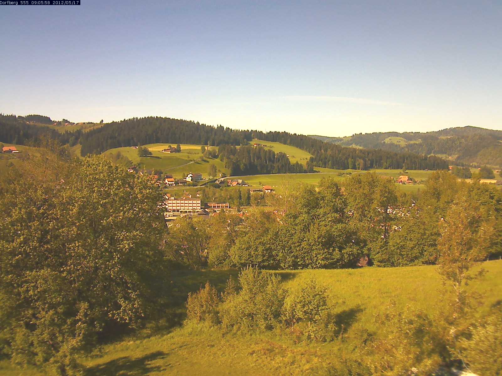Webcam-Bild: Aussicht vom Dorfberg in Langnau 20120517-090600