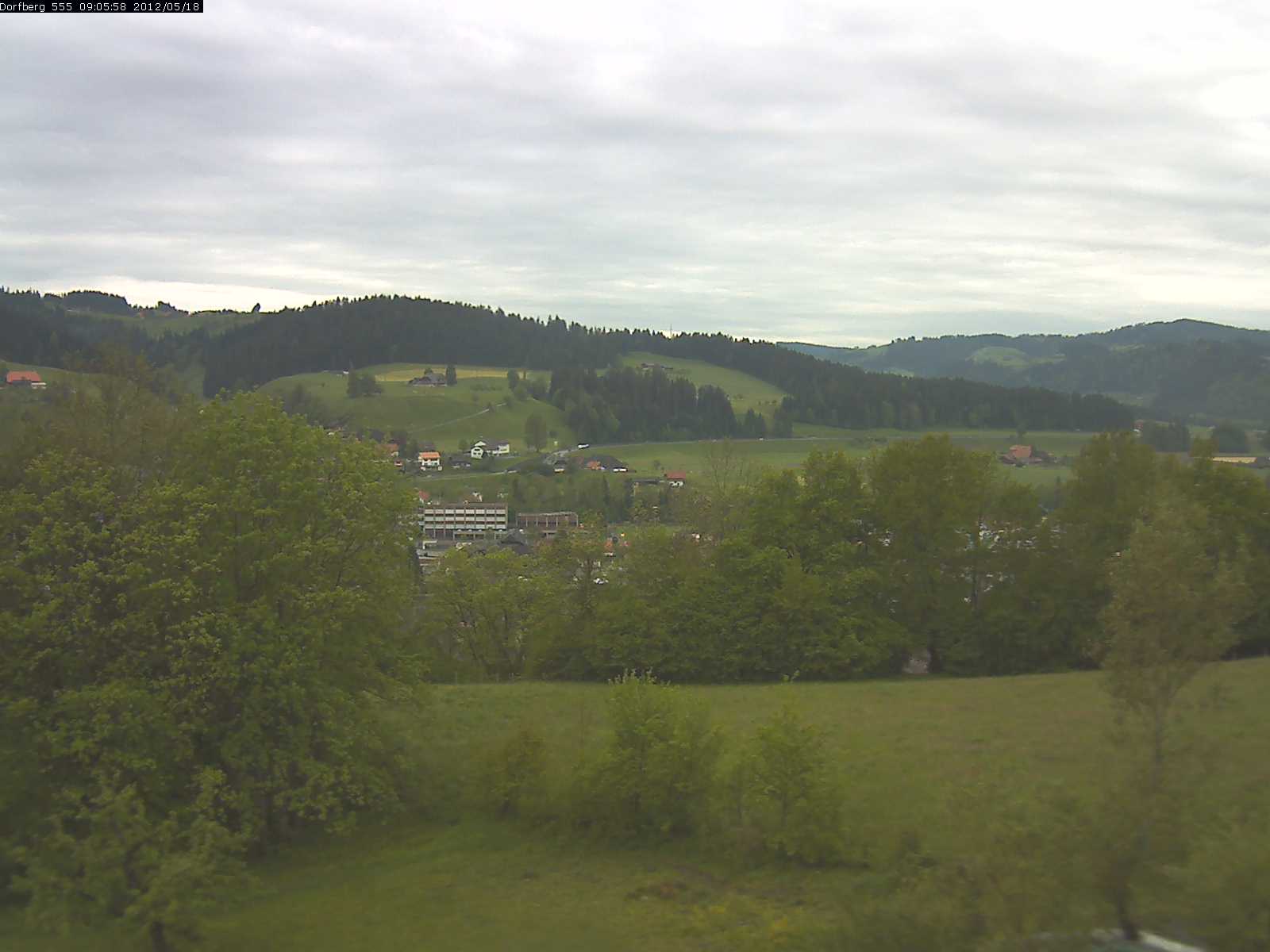 Webcam-Bild: Aussicht vom Dorfberg in Langnau 20120518-090600