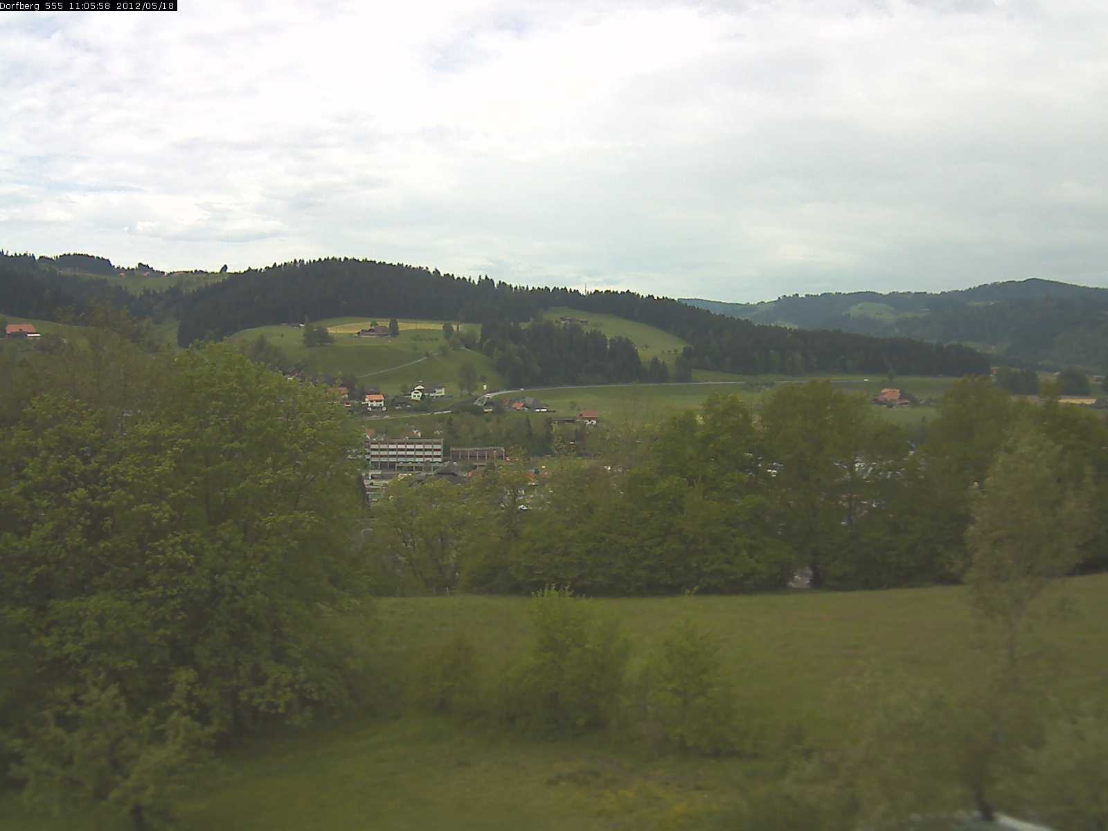 Webcam-Bild: Aussicht vom Dorfberg in Langnau 20120518-110600