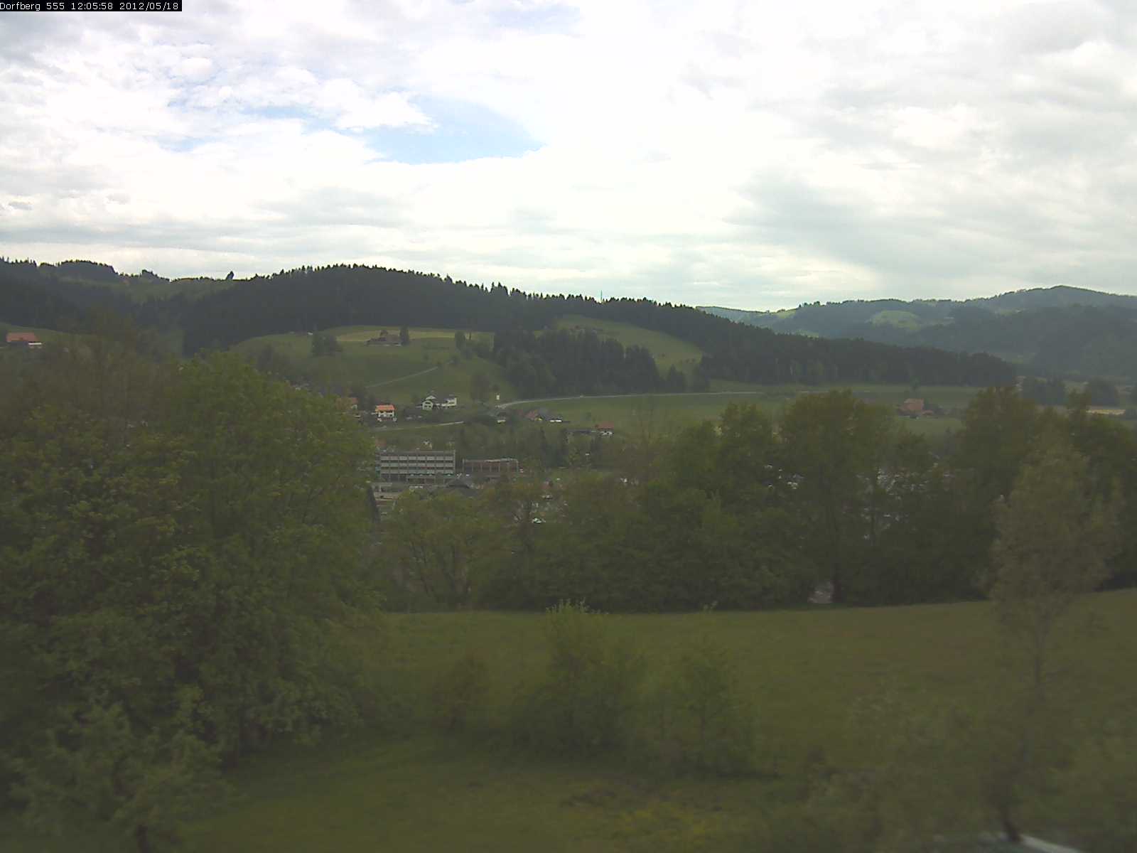 Webcam-Bild: Aussicht vom Dorfberg in Langnau 20120518-120600