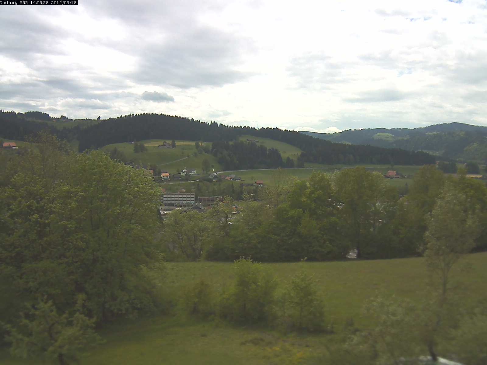 Webcam-Bild: Aussicht vom Dorfberg in Langnau 20120518-140600