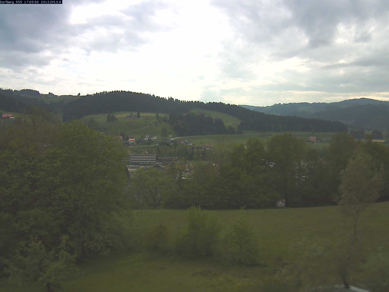 Webcam-Bild: Aussicht vom Dorfberg in Langnau 20120518-170600