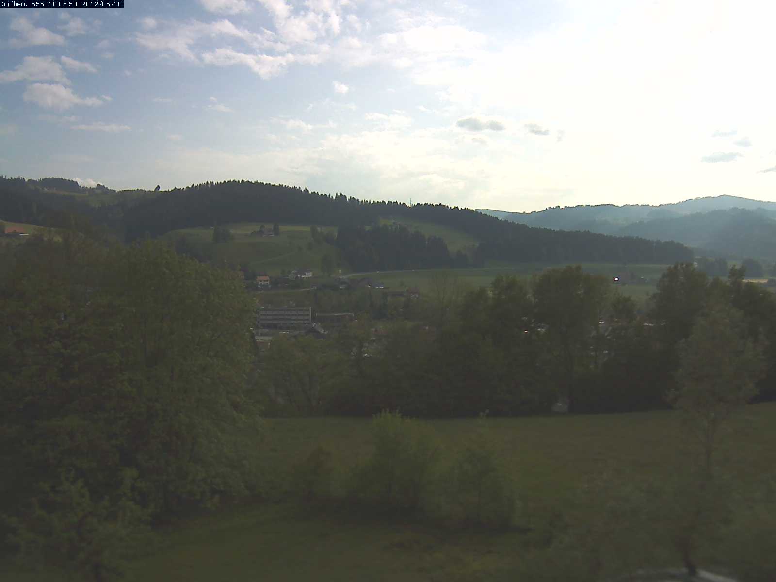 Webcam-Bild: Aussicht vom Dorfberg in Langnau 20120518-180600