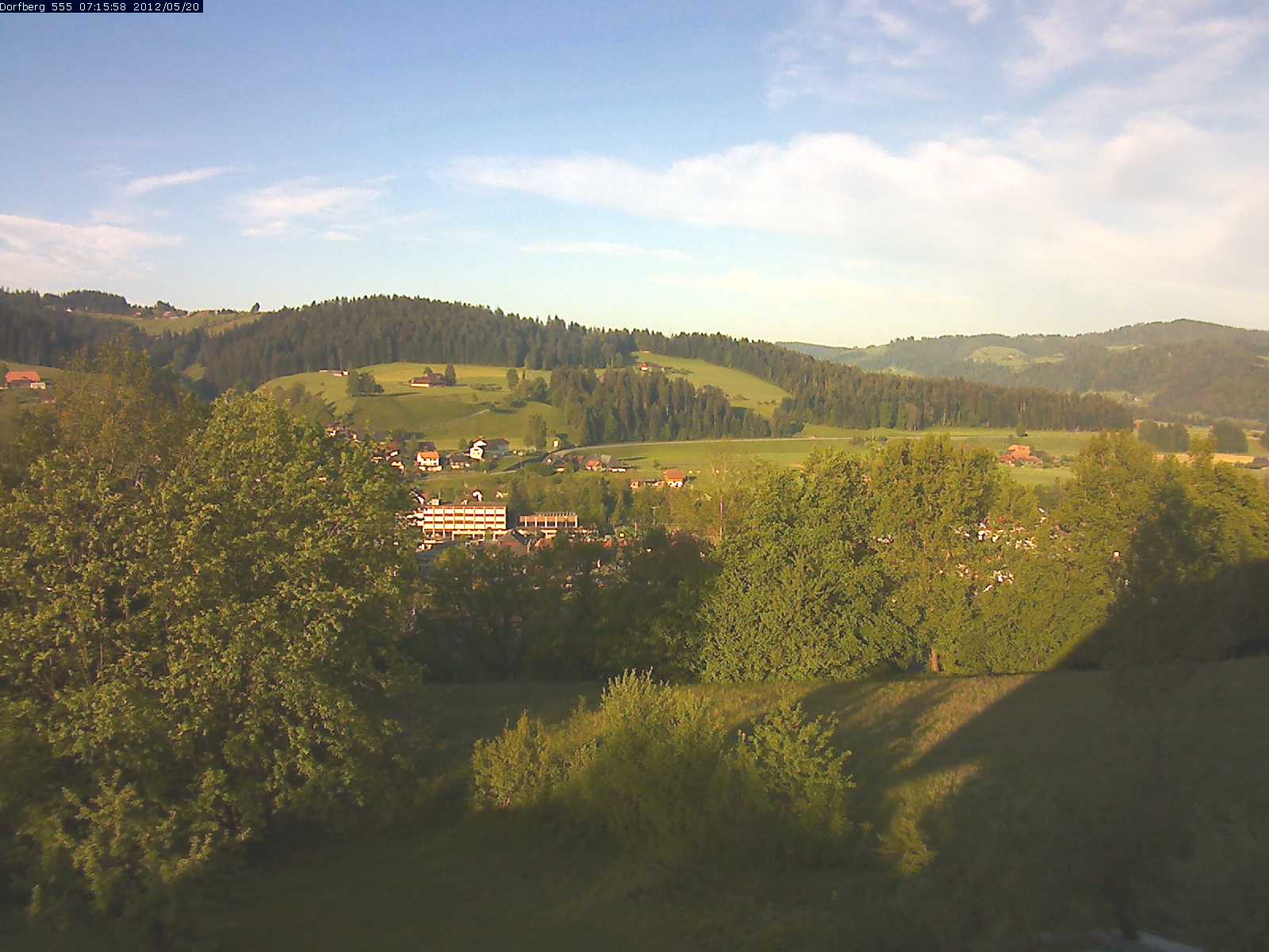 Webcam-Bild: Aussicht vom Dorfberg in Langnau 20120520-071600