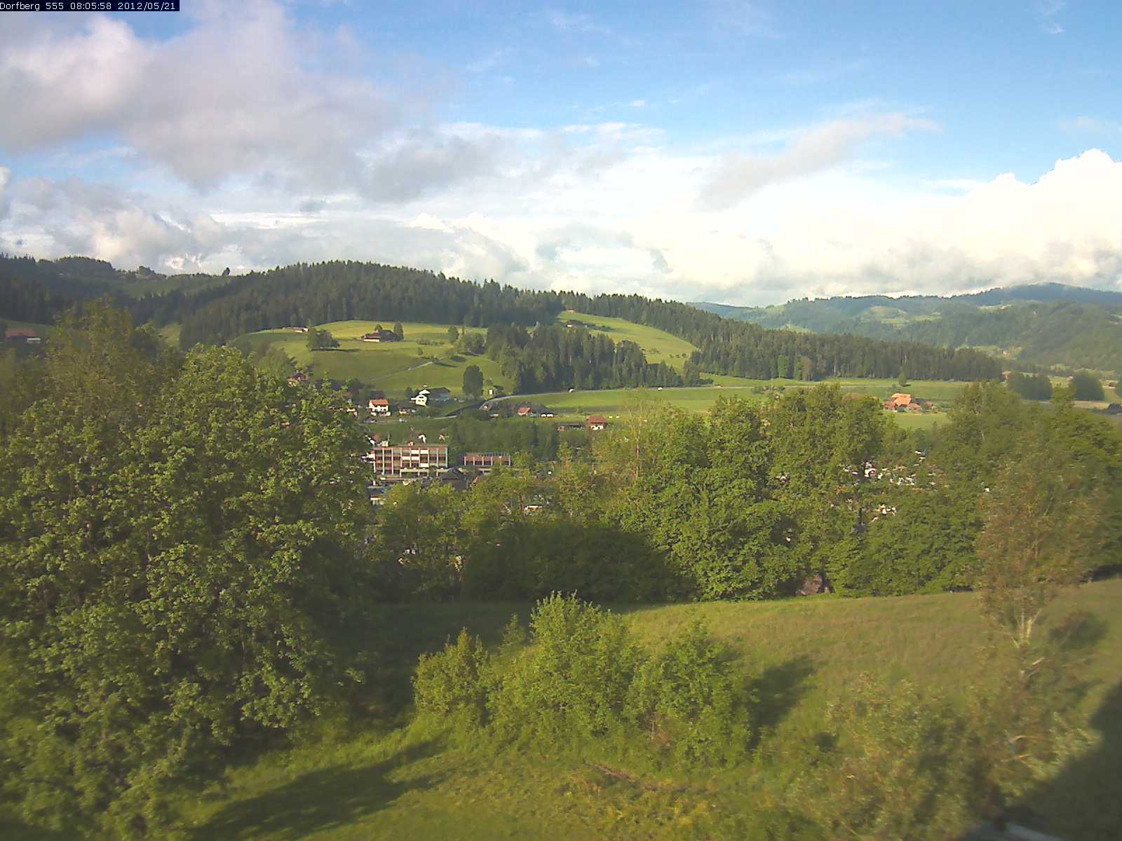 Webcam-Bild: Aussicht vom Dorfberg in Langnau 20120521-080600