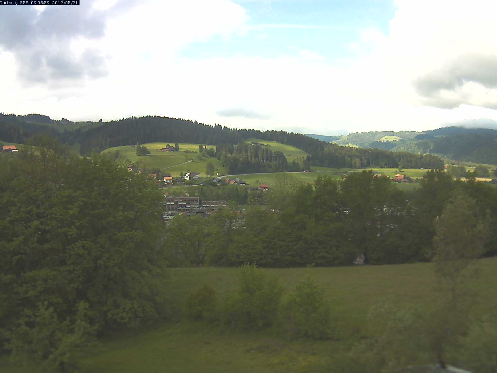 Webcam-Bild: Aussicht vom Dorfberg in Langnau 20120521-090600