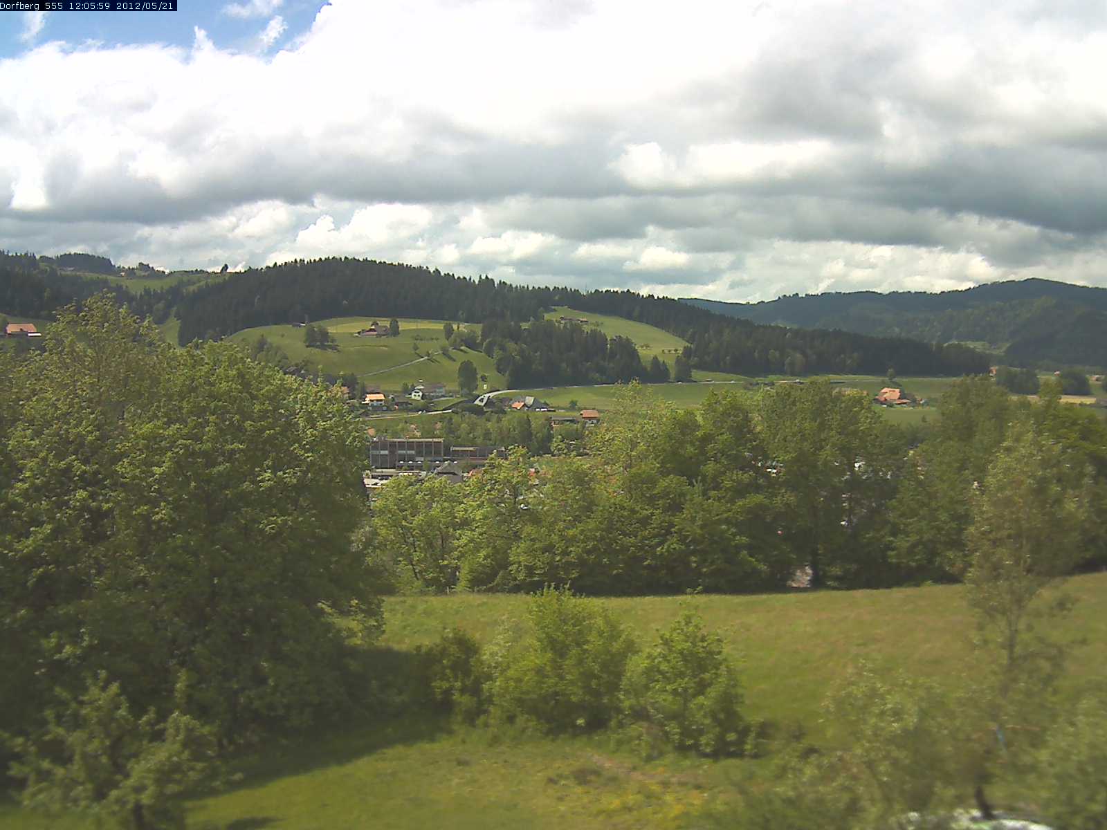 Webcam-Bild: Aussicht vom Dorfberg in Langnau 20120521-120600