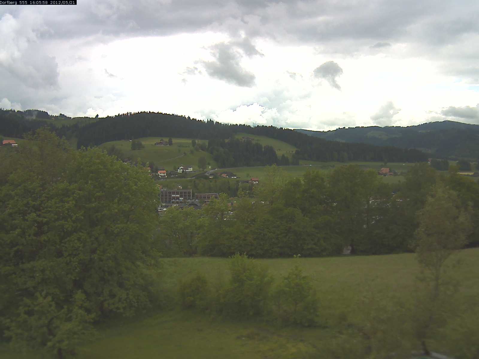 Webcam-Bild: Aussicht vom Dorfberg in Langnau 20120521-160600