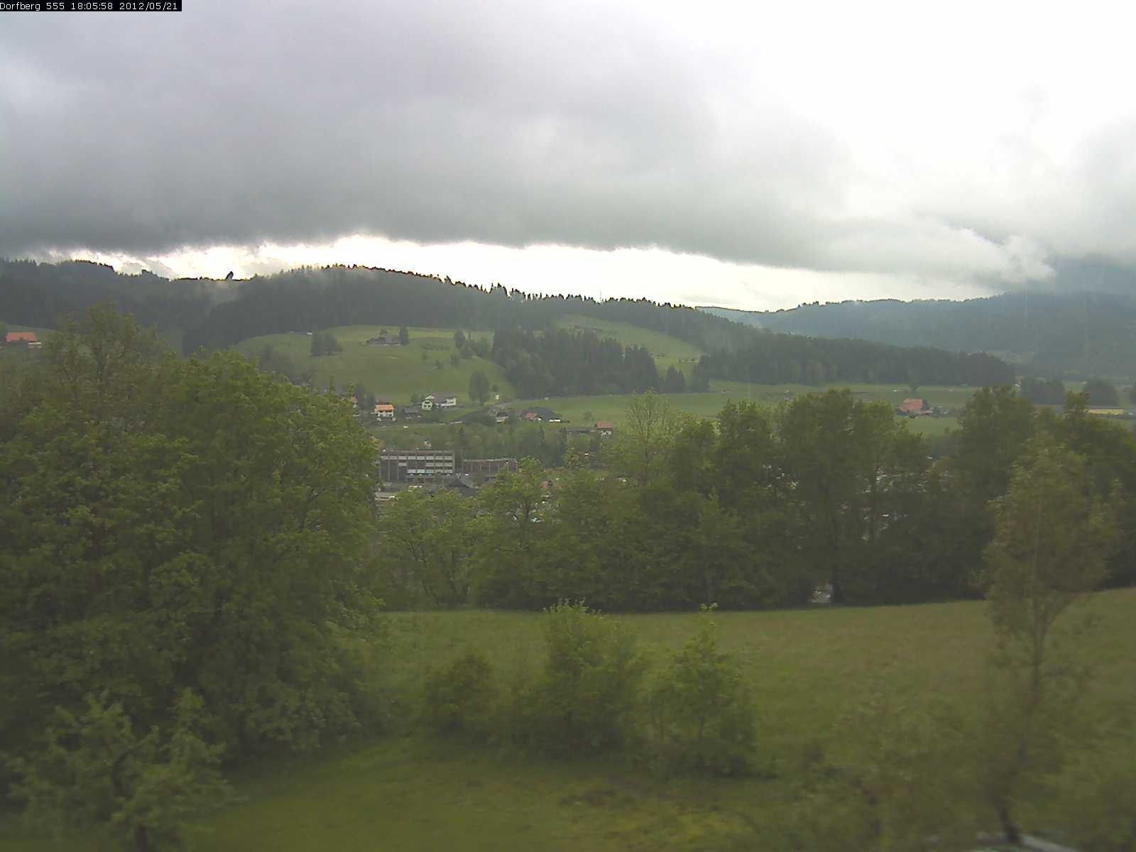 Webcam-Bild: Aussicht vom Dorfberg in Langnau 20120521-180600