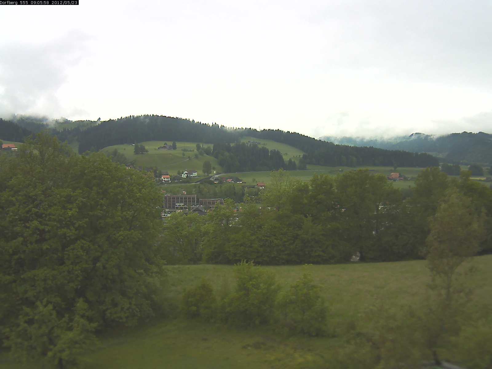 Webcam-Bild: Aussicht vom Dorfberg in Langnau 20120523-090600