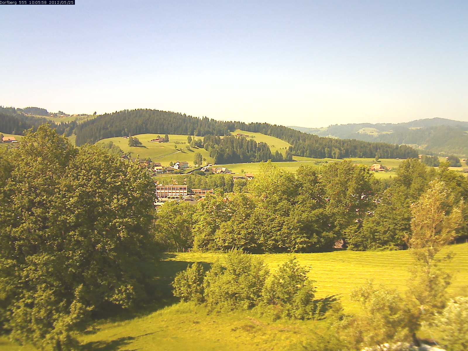 Webcam-Bild: Aussicht vom Dorfberg in Langnau 20120525-100600