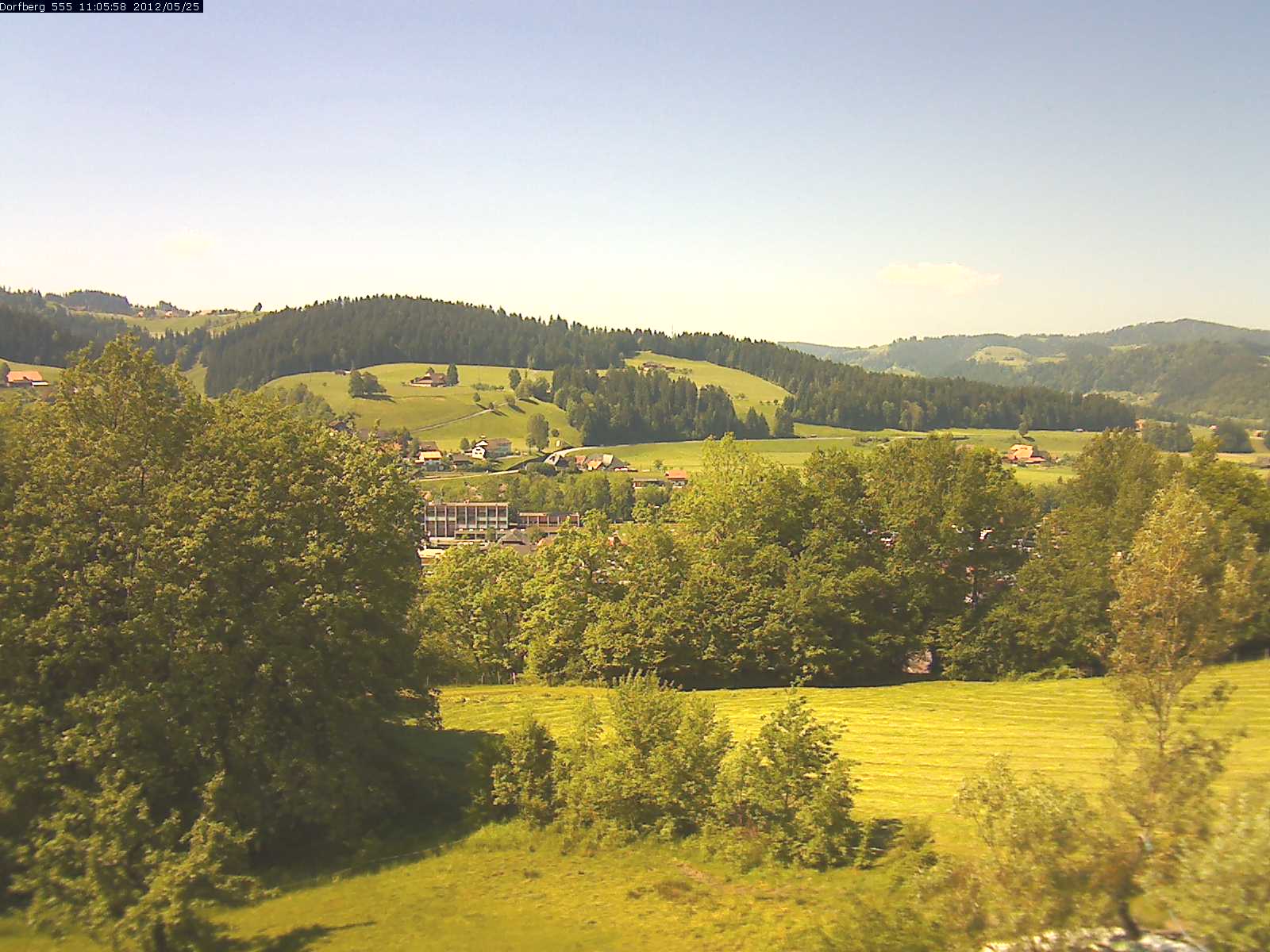 Webcam-Bild: Aussicht vom Dorfberg in Langnau 20120525-110600
