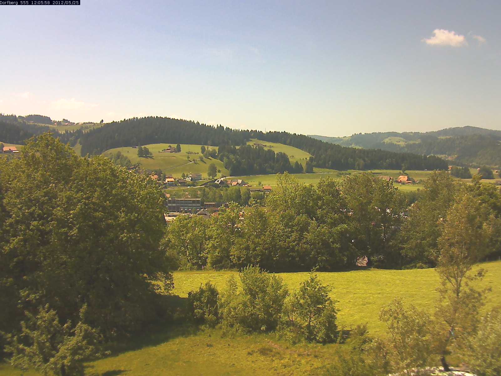 Webcam-Bild: Aussicht vom Dorfberg in Langnau 20120525-120600