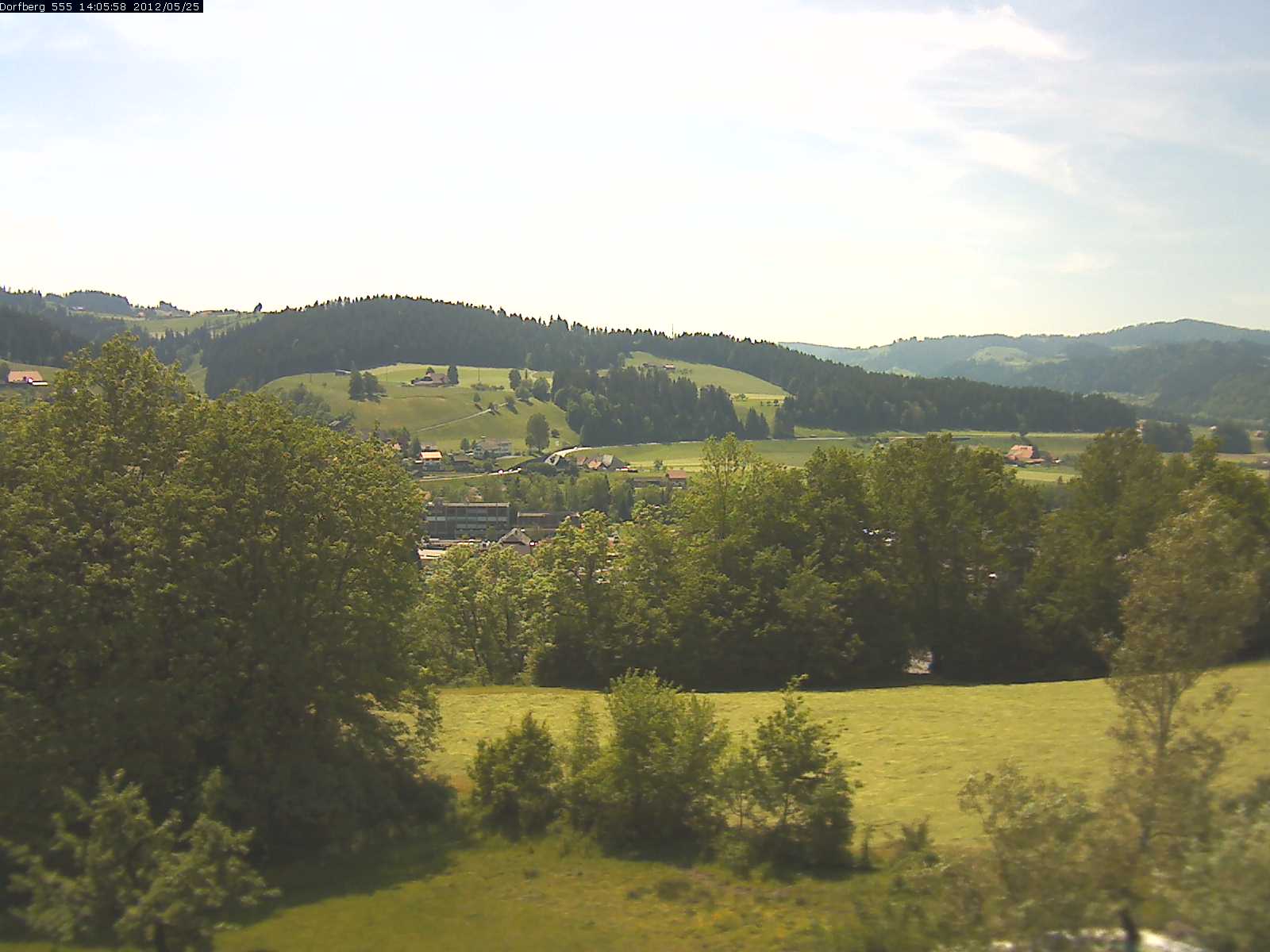 Webcam-Bild: Aussicht vom Dorfberg in Langnau 20120525-140600