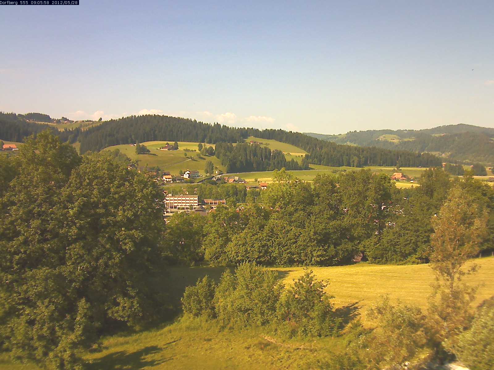 Webcam-Bild: Aussicht vom Dorfberg in Langnau 20120528-090600