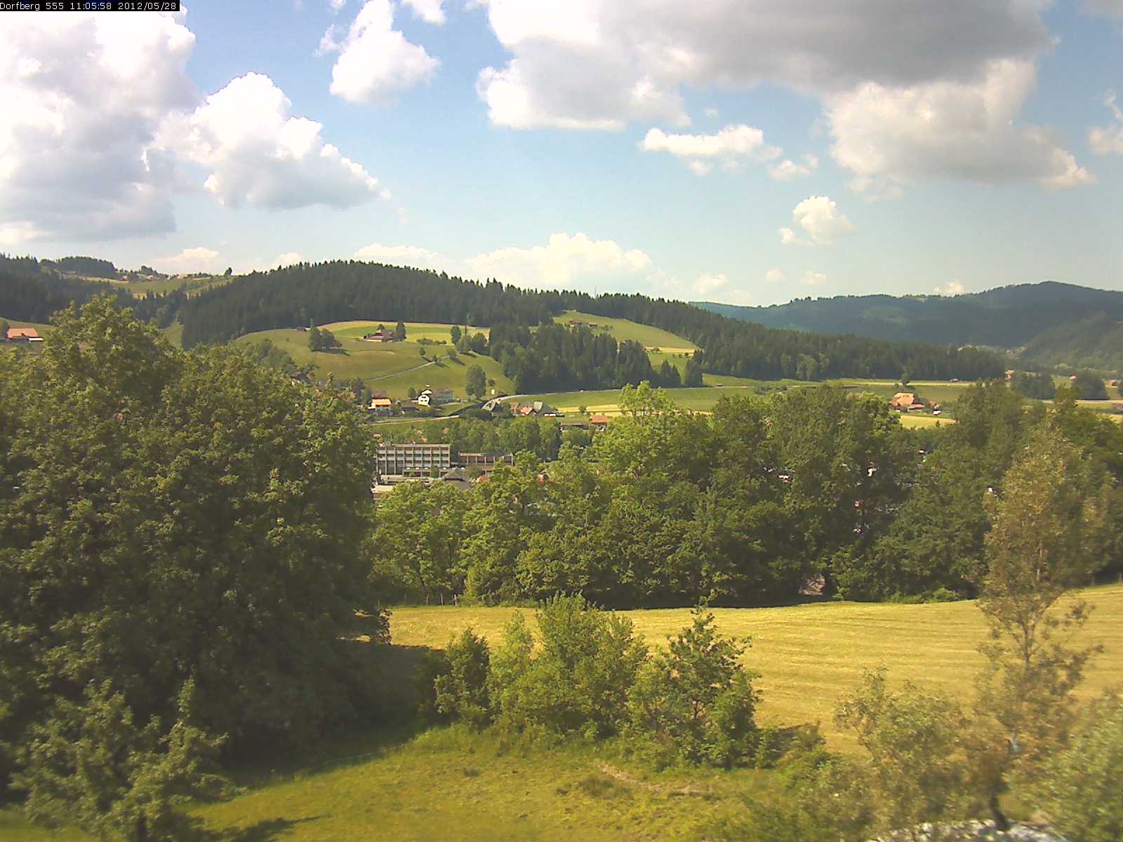 Webcam-Bild: Aussicht vom Dorfberg in Langnau 20120528-110600