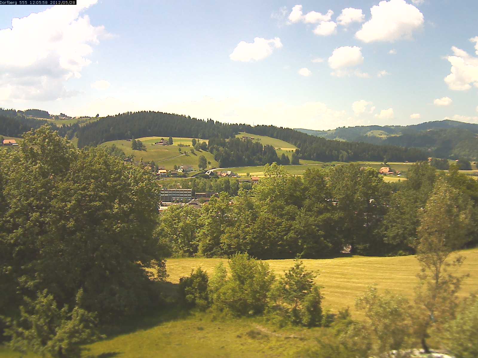 Webcam-Bild: Aussicht vom Dorfberg in Langnau 20120528-120600