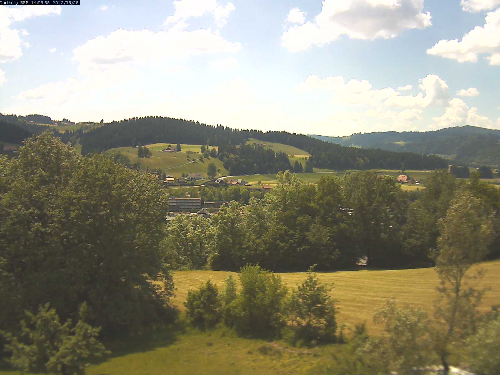 Webcam-Bild: Aussicht vom Dorfberg in Langnau 20120528-140600