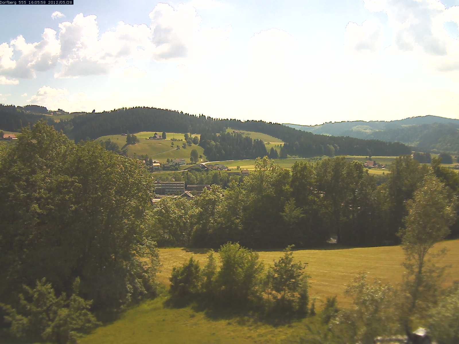 Webcam-Bild: Aussicht vom Dorfberg in Langnau 20120528-160600