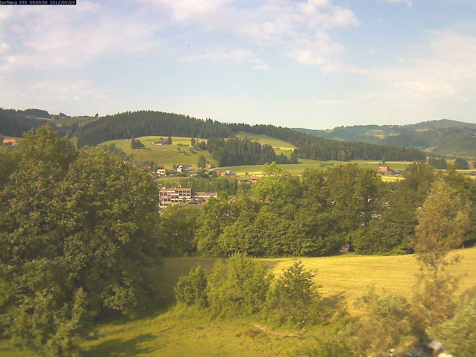 Webcam-Bild: Aussicht vom Dorfberg in Langnau 20120529-090600