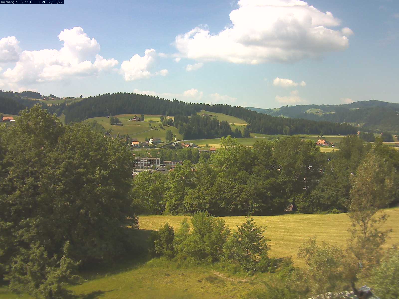 Webcam-Bild: Aussicht vom Dorfberg in Langnau 20120529-110600
