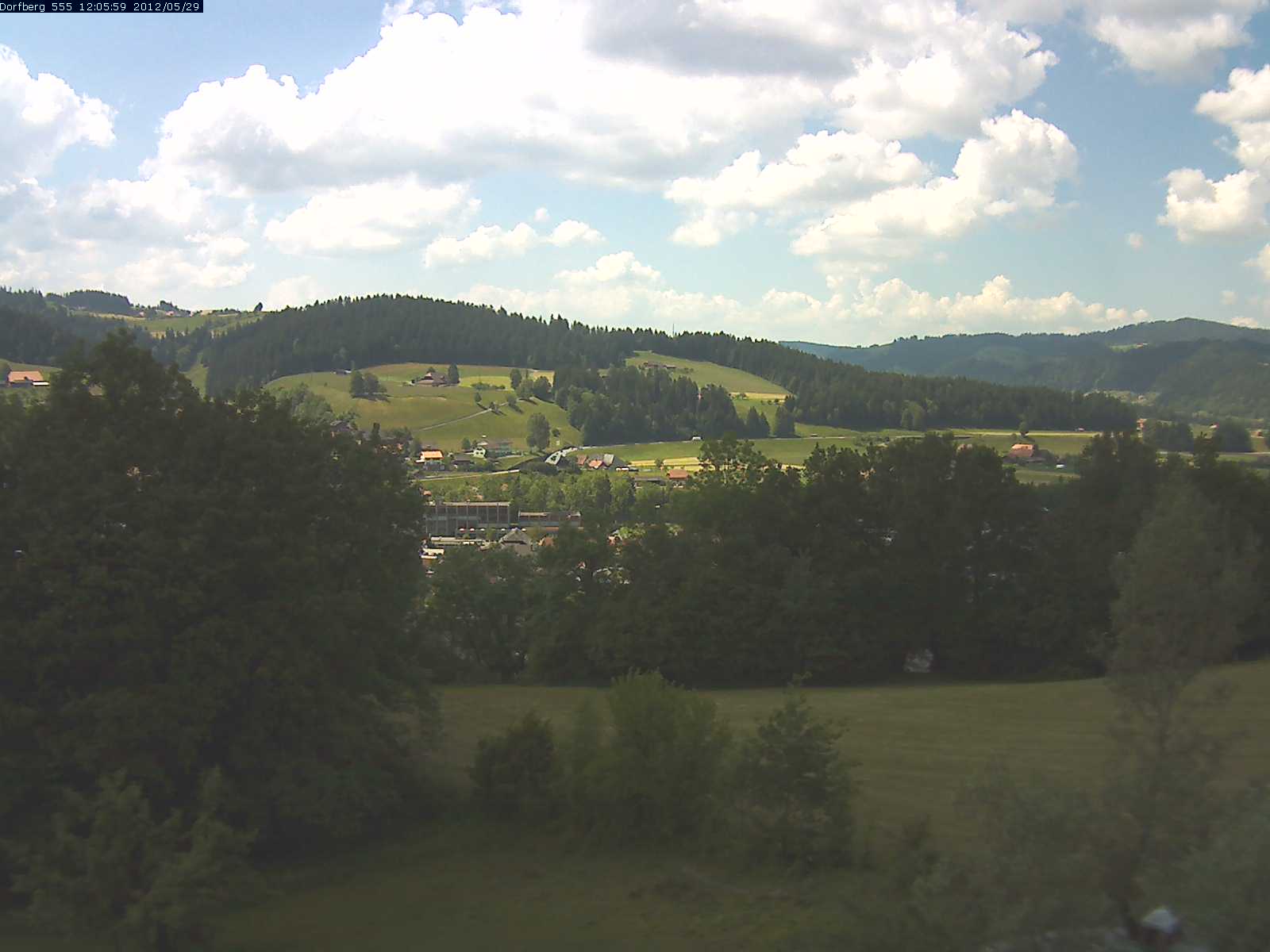 Webcam-Bild: Aussicht vom Dorfberg in Langnau 20120529-120600