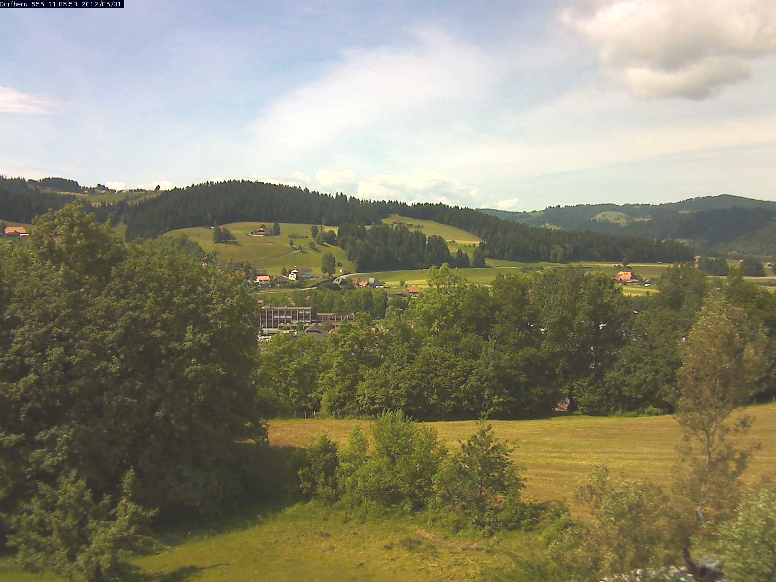 Webcam-Bild: Aussicht vom Dorfberg in Langnau 20120531-110600