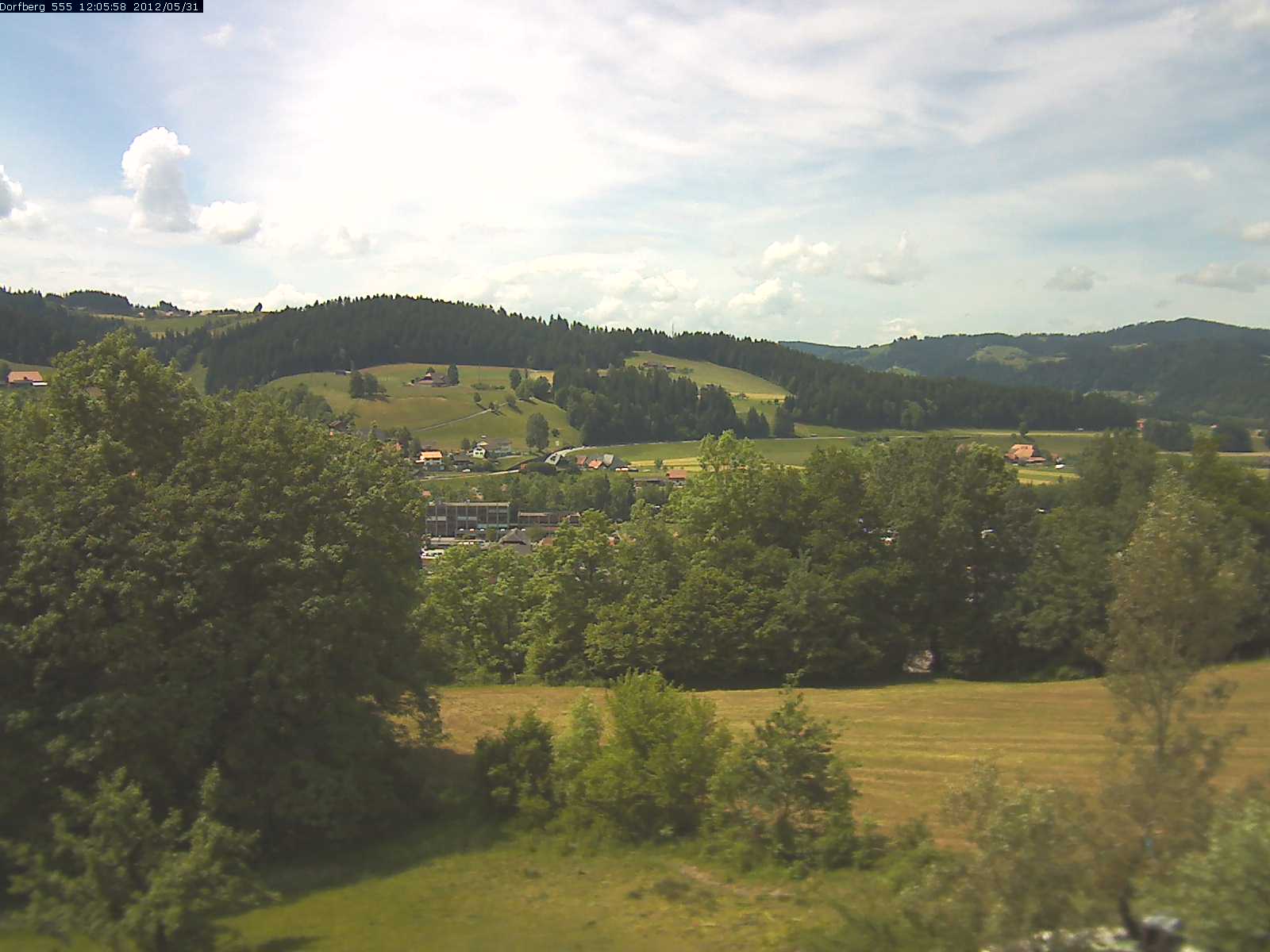 Webcam-Bild: Aussicht vom Dorfberg in Langnau 20120531-120600