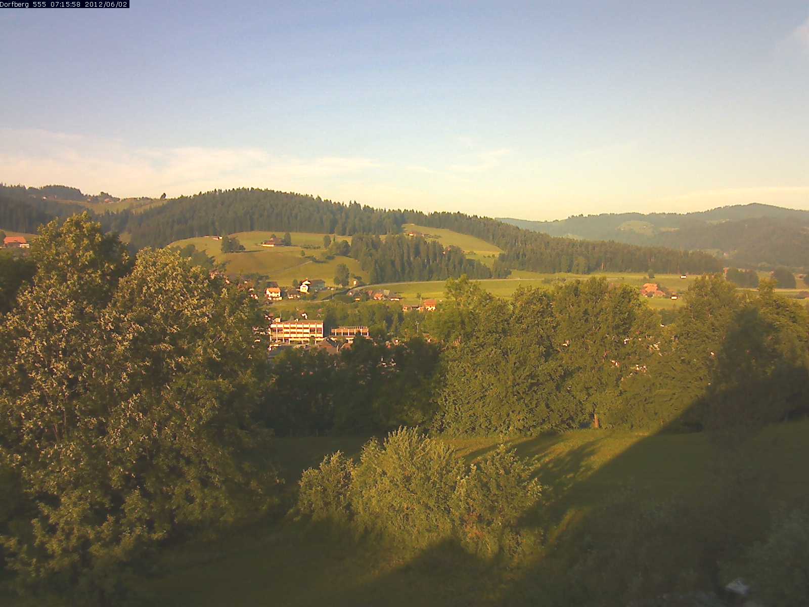 Webcam-Bild: Aussicht vom Dorfberg in Langnau 20120602-071600