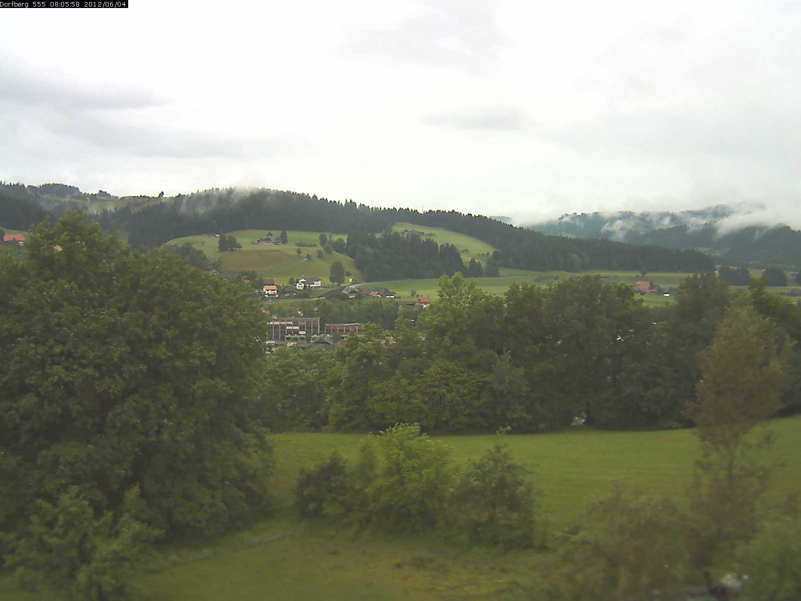 Webcam-Bild: Aussicht vom Dorfberg in Langnau 20120604-080600